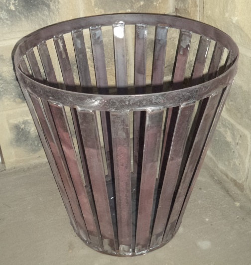 Round log basket