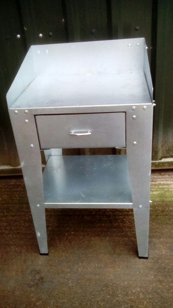 Heavy duty greenhouse potting bench