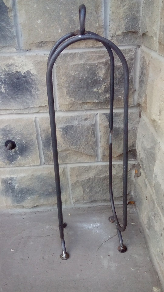 Tall slender log holder with carrying handle
